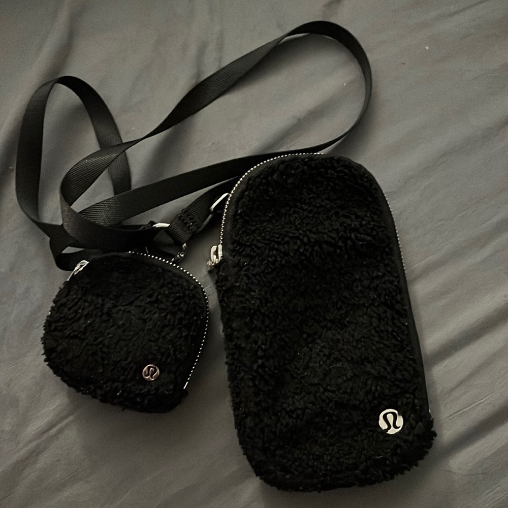 Lululemon Sherpa bag